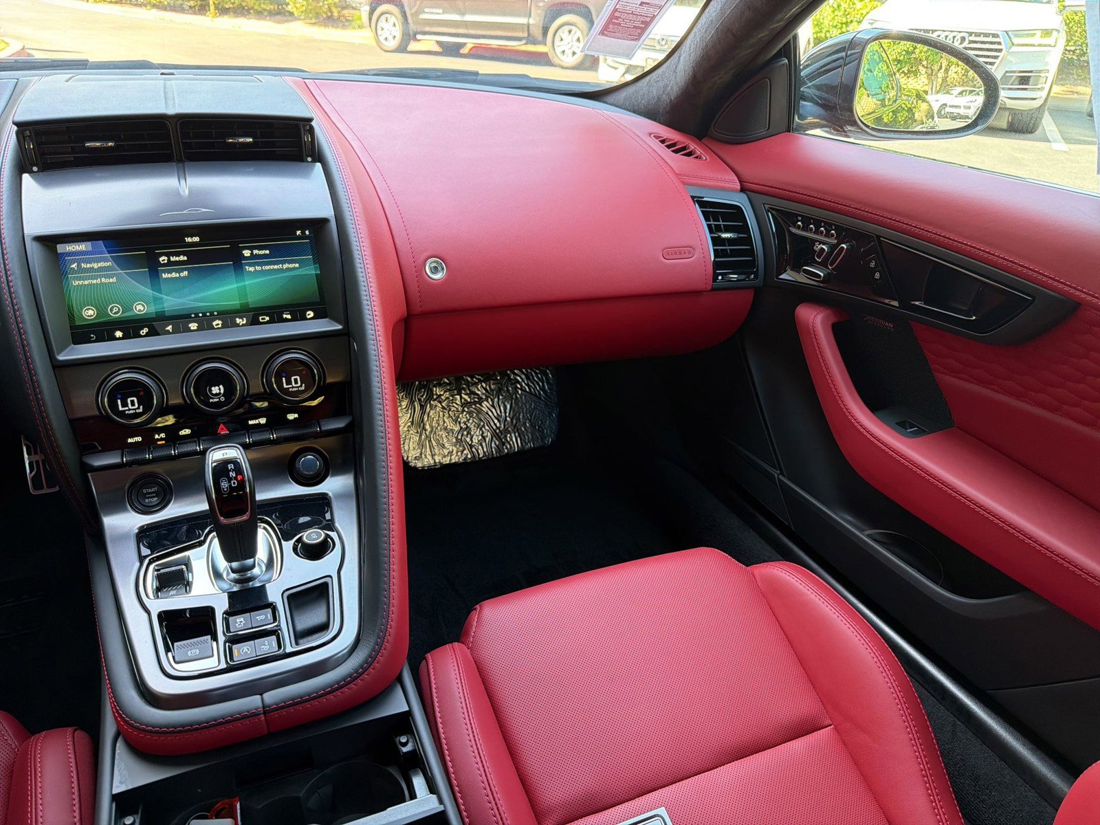 New 2024 Jaguar F-TYPE R AWD/4WD image 28