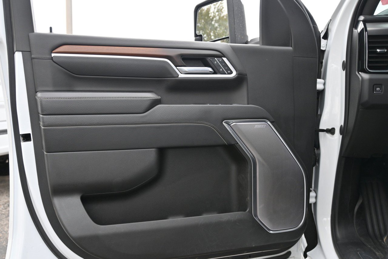 Used 2025 GMC Sierra 2500 Denali w/ Technology Package AWD/4WD image 19