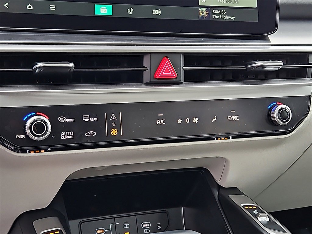 Certified 2025 Kia Sorento S w/ Panoramic Sunroof Package image 20