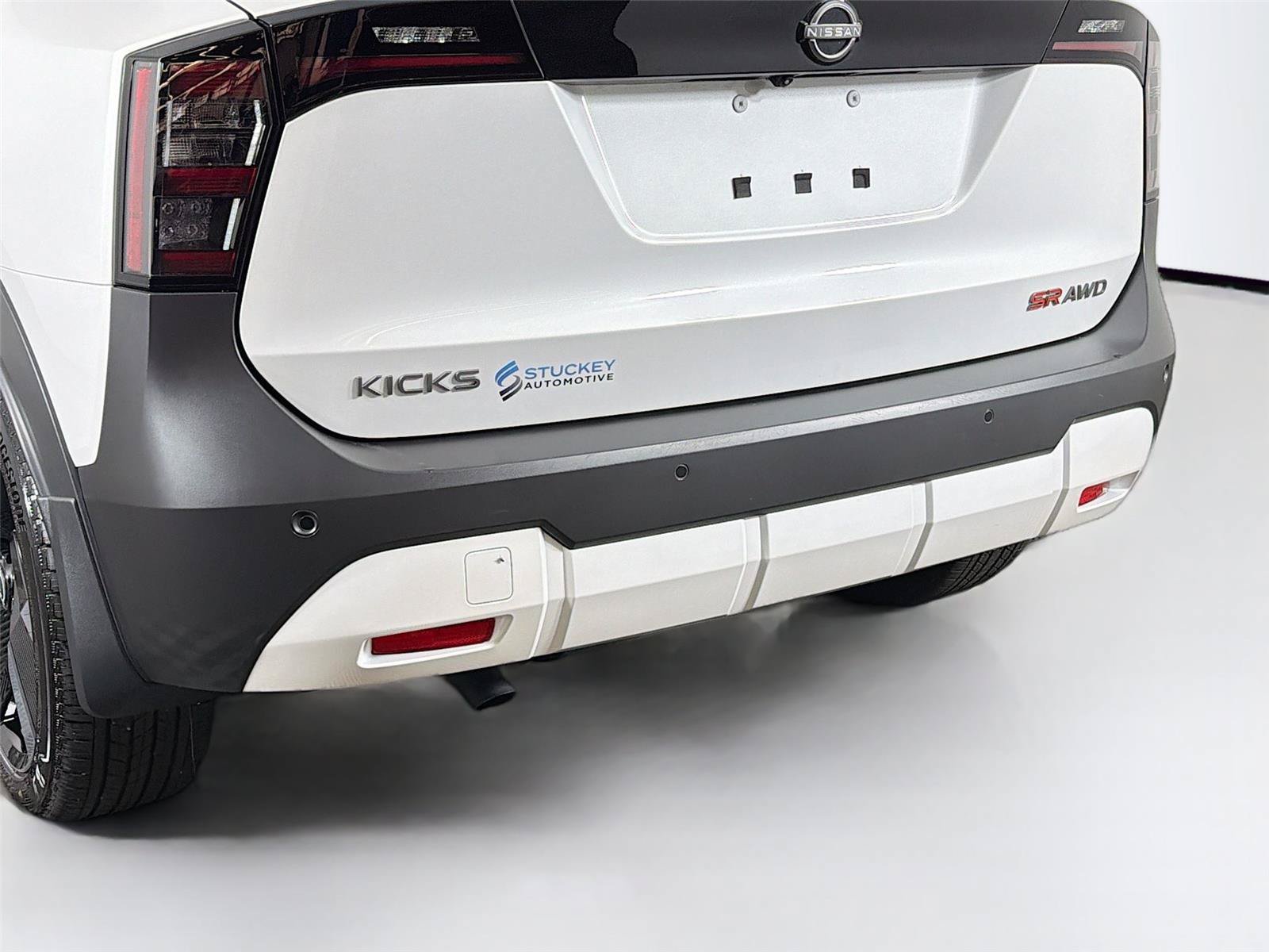 Used 2025 Nissan Kicks SR w/ SR Premium Package AWD/4WD image 38