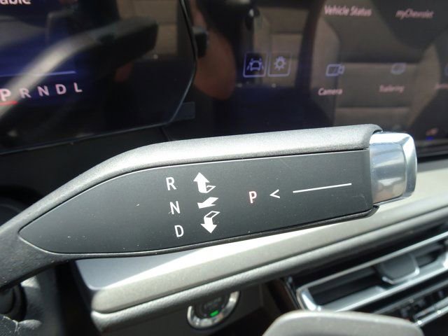 New 2026 Chevrolet Traverse LT w/ Sun and Wheel Package FWD image 11