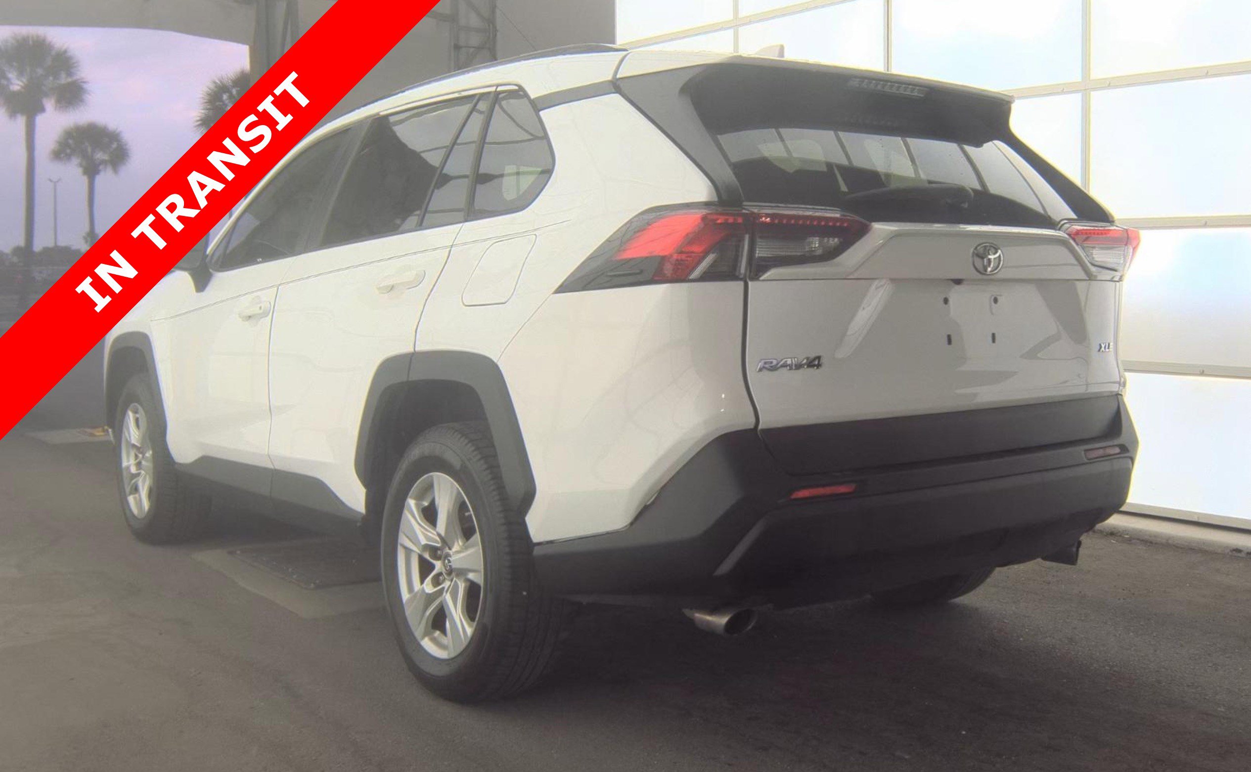 Used 2019 Toyota RAV4 XLE image 4