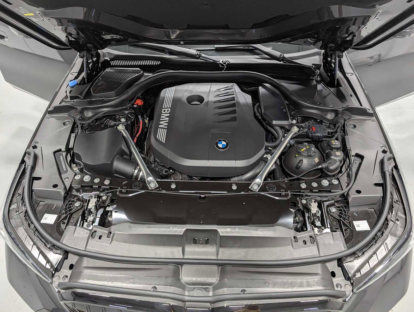 Used 2025 BMW 540i xDrive w/ Executive Package image 13