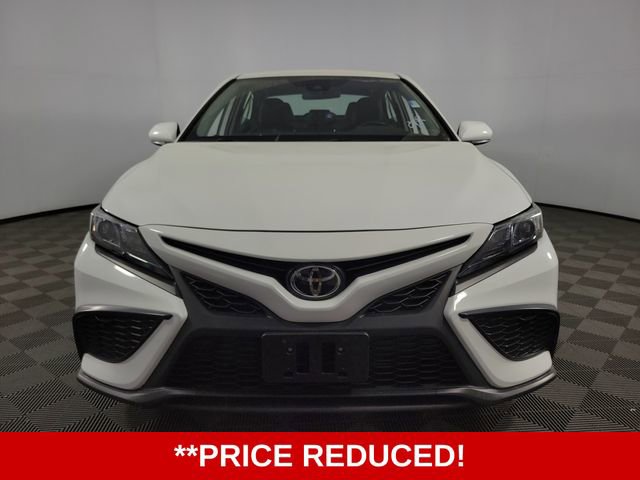 Used 2023 Toyota Camry SE image 2