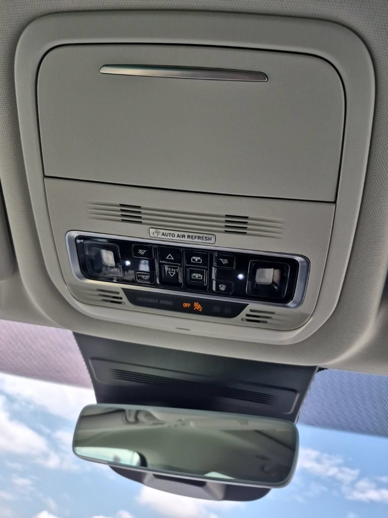 Certified 2025 Lincoln Nautilus Reserve AWD/4WD image 36