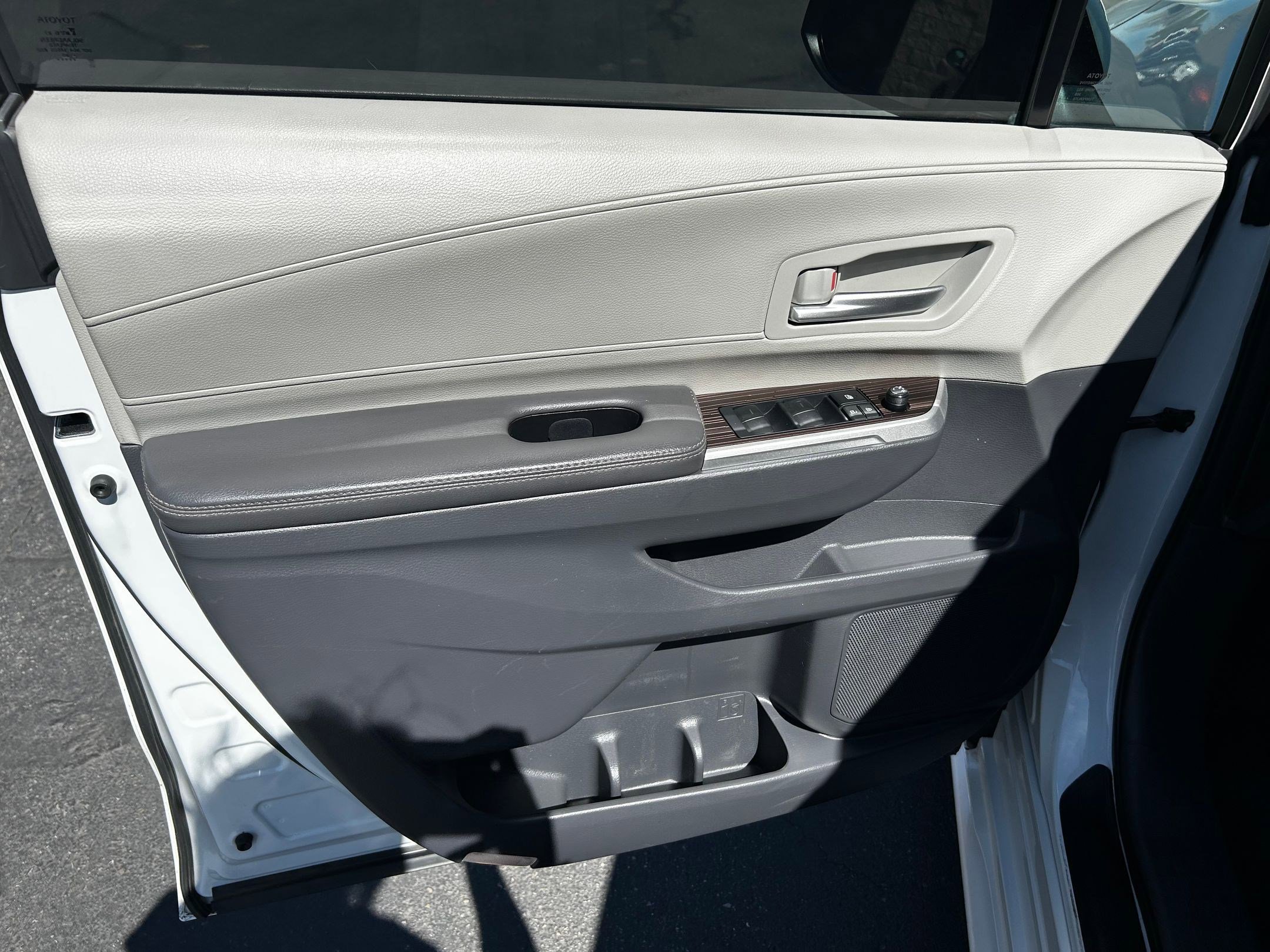 Certified 2023 Toyota Sienna XLE w/ XLE Plus Package image 10