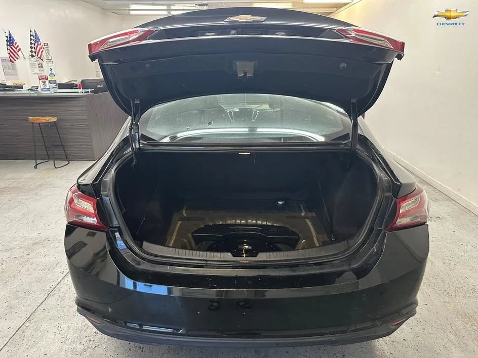 Used 2021 Chevrolet Malibu LT FWD image 23