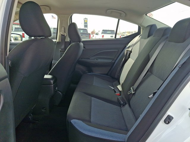 Used 2023 Nissan Versa SV image 10