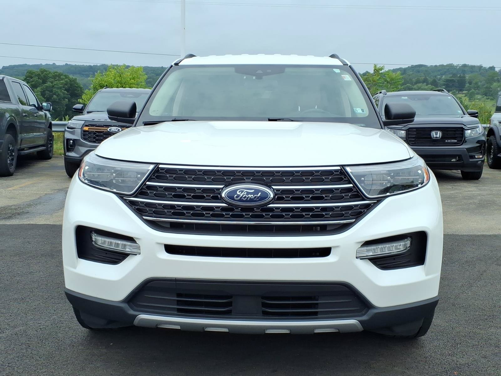 Used 2020 Ford Explorer XLT w/ Equipment Group 202A AWD/4WD image 2
