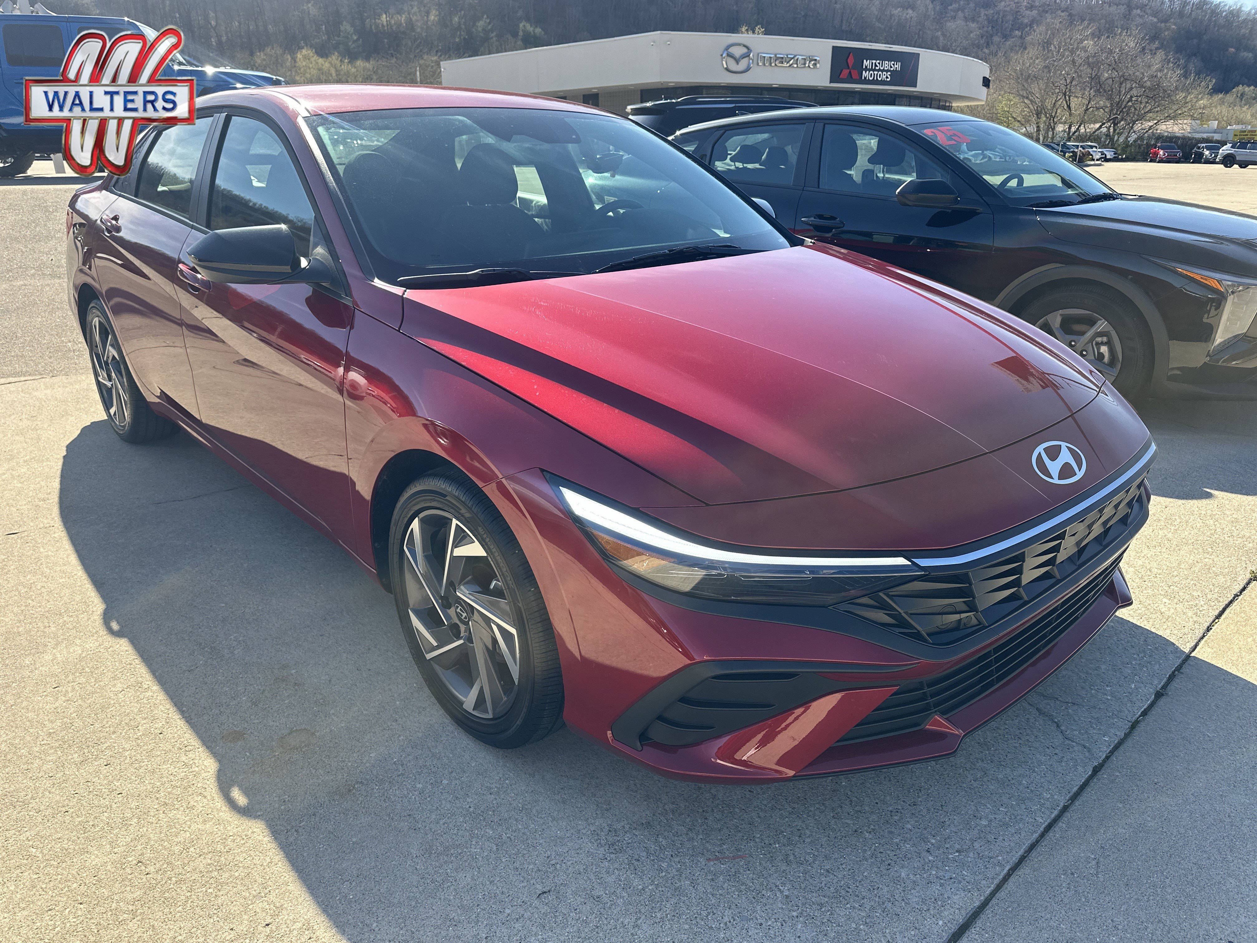 Used 2025 Hyundai Elantra Sport FWD image 1