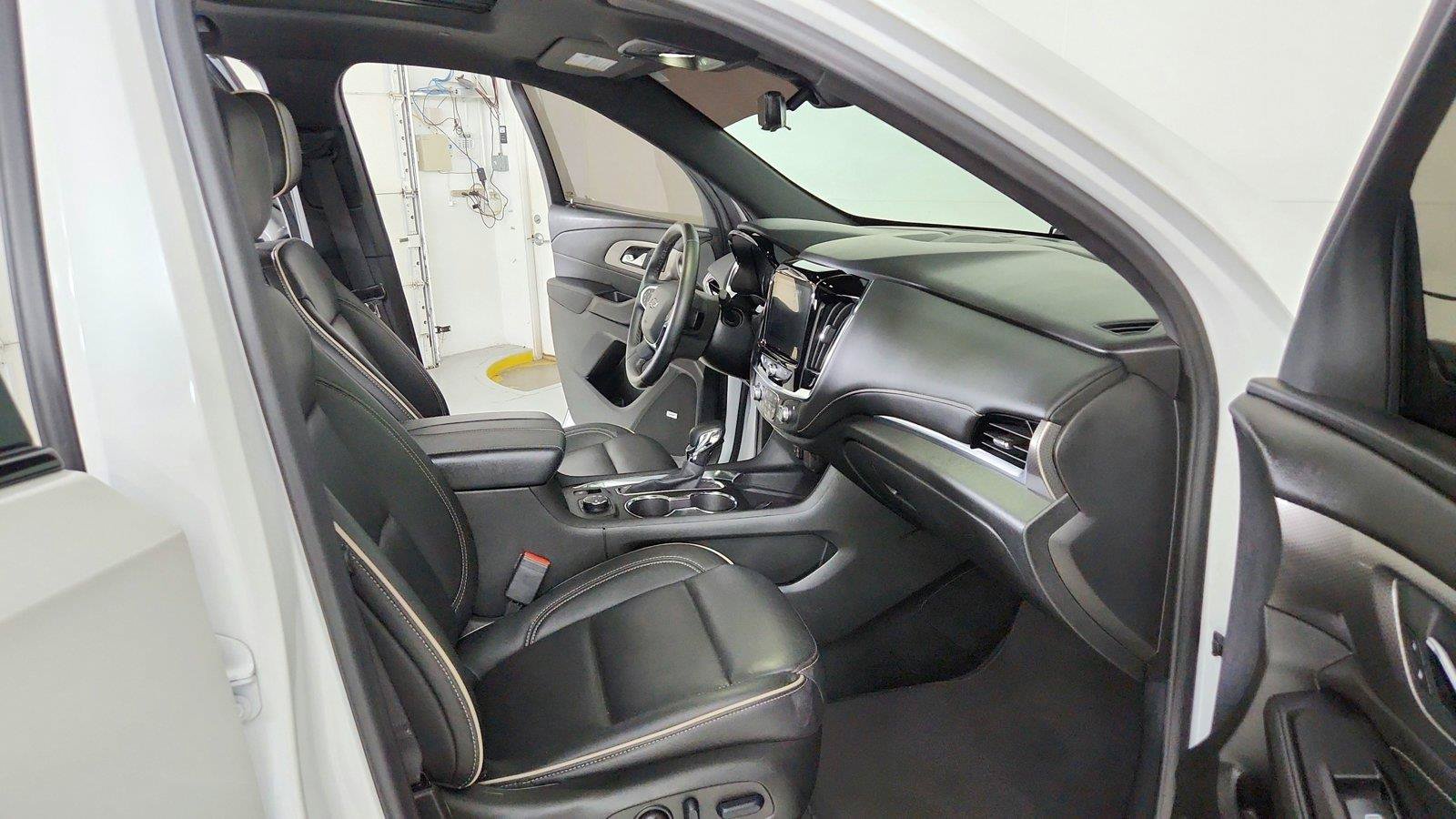 Used 2023 Chevrolet Traverse Premier w/ Redline Edition FWD image 29