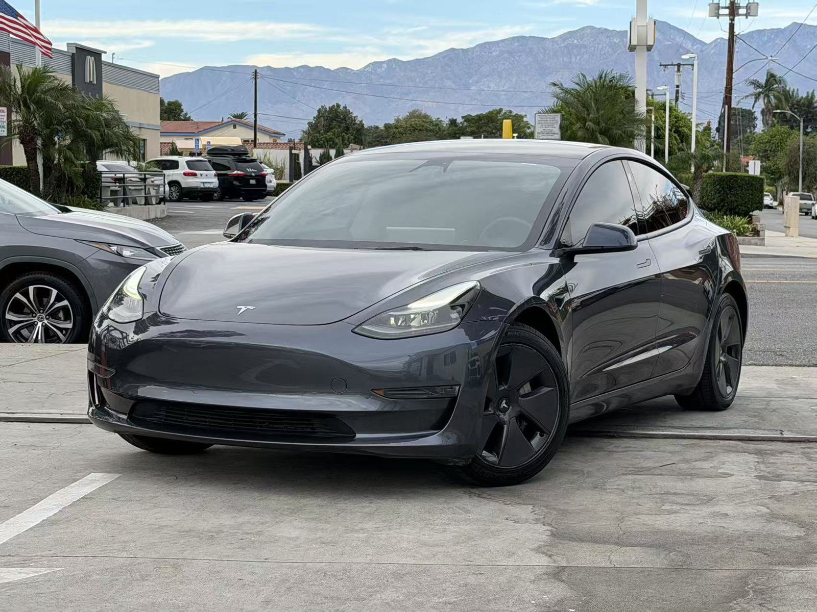 Used 2023 Tesla Model 3 Standard Range RWD image 3