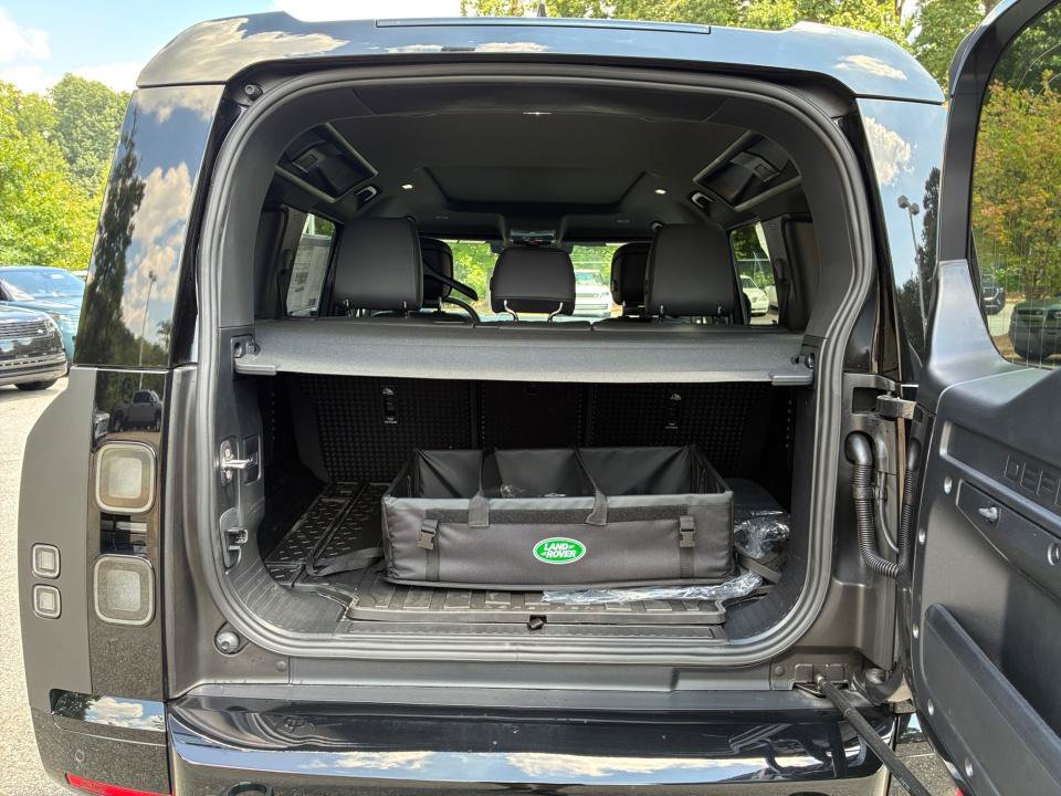 New 2026 Land Rover Defender 110 X-Dynamic SE AWD/4WD image 15