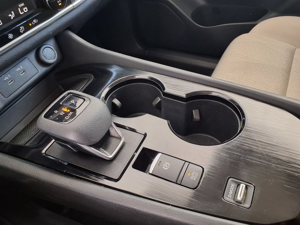 Used 2025 Nissan Rogue SV FWD image 30
