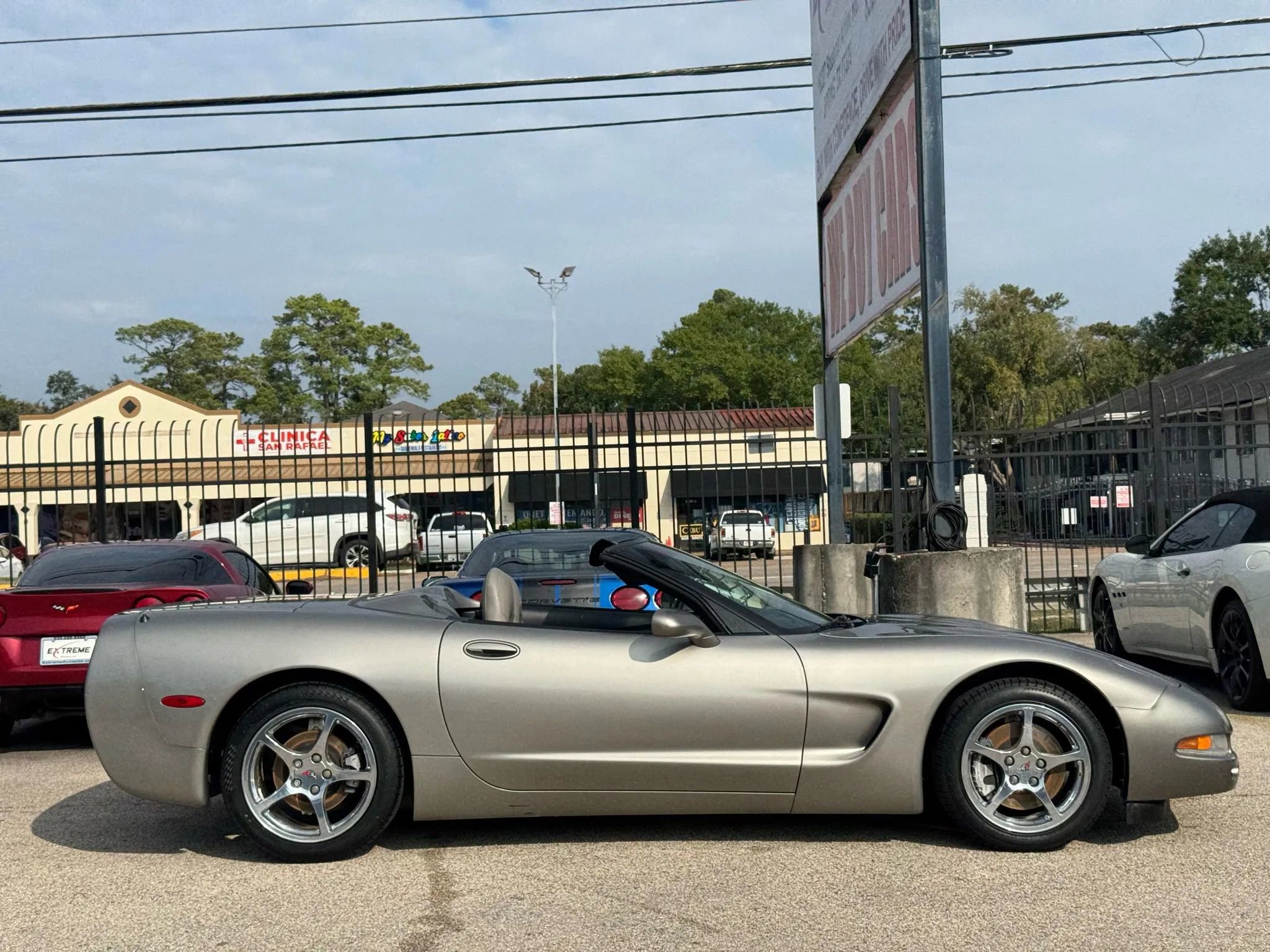 Used 2000 Chevrolet Corvette Convertible w/ Memory Pkg image 11