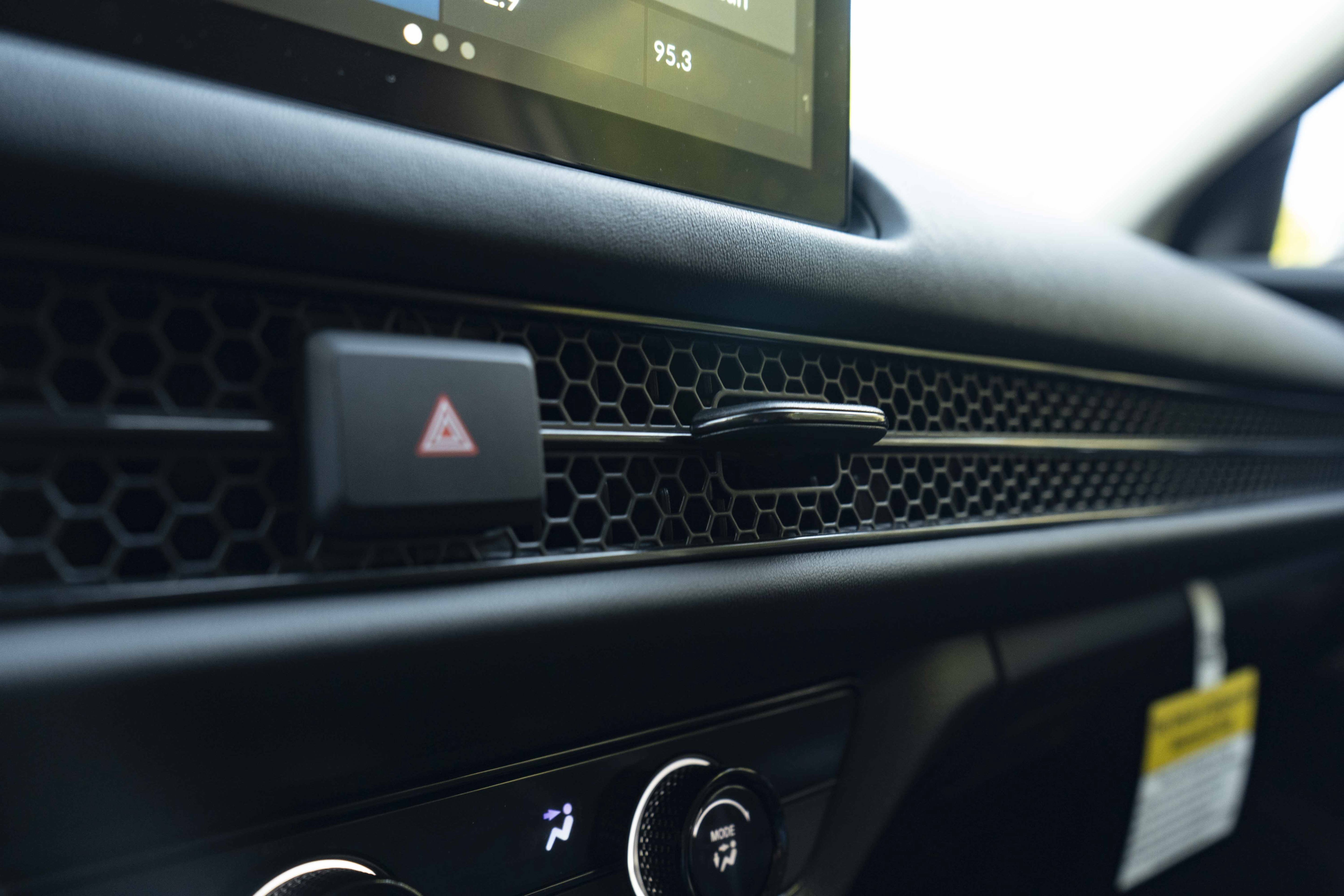 Certified 2027 Honda HR-V LX image 32