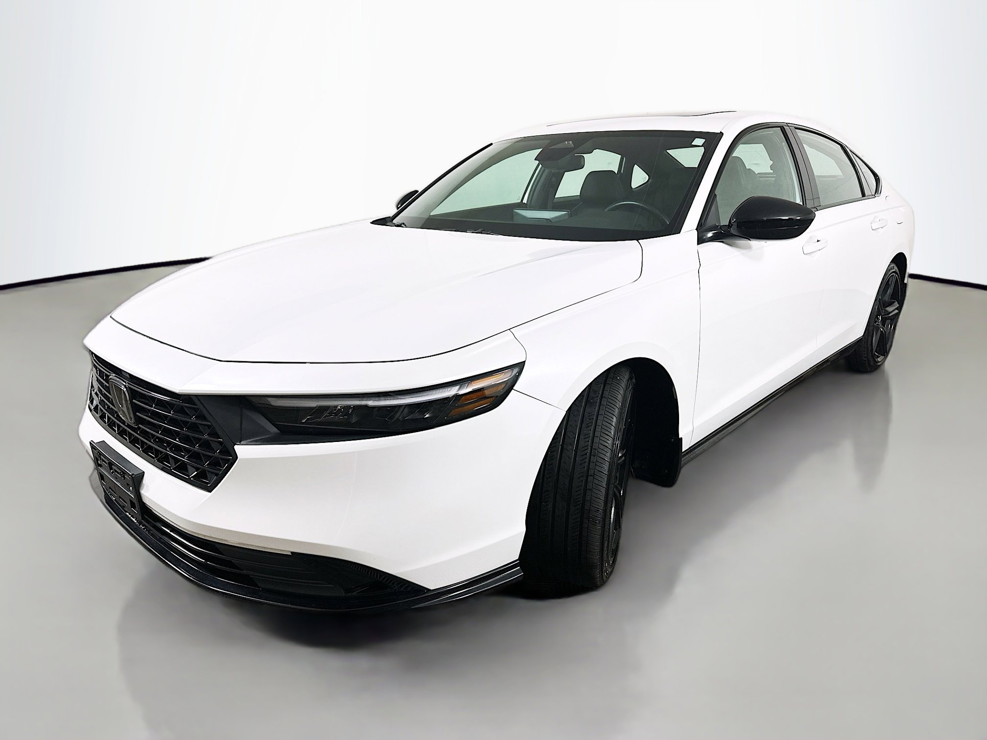 Used 2024 Honda Accord Sport image 3