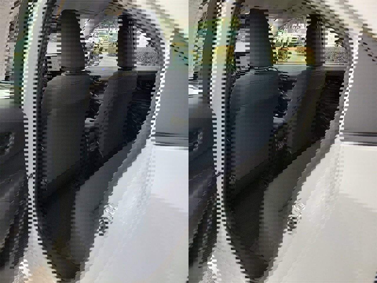 Used 2025 Toyota Corolla LE image 9