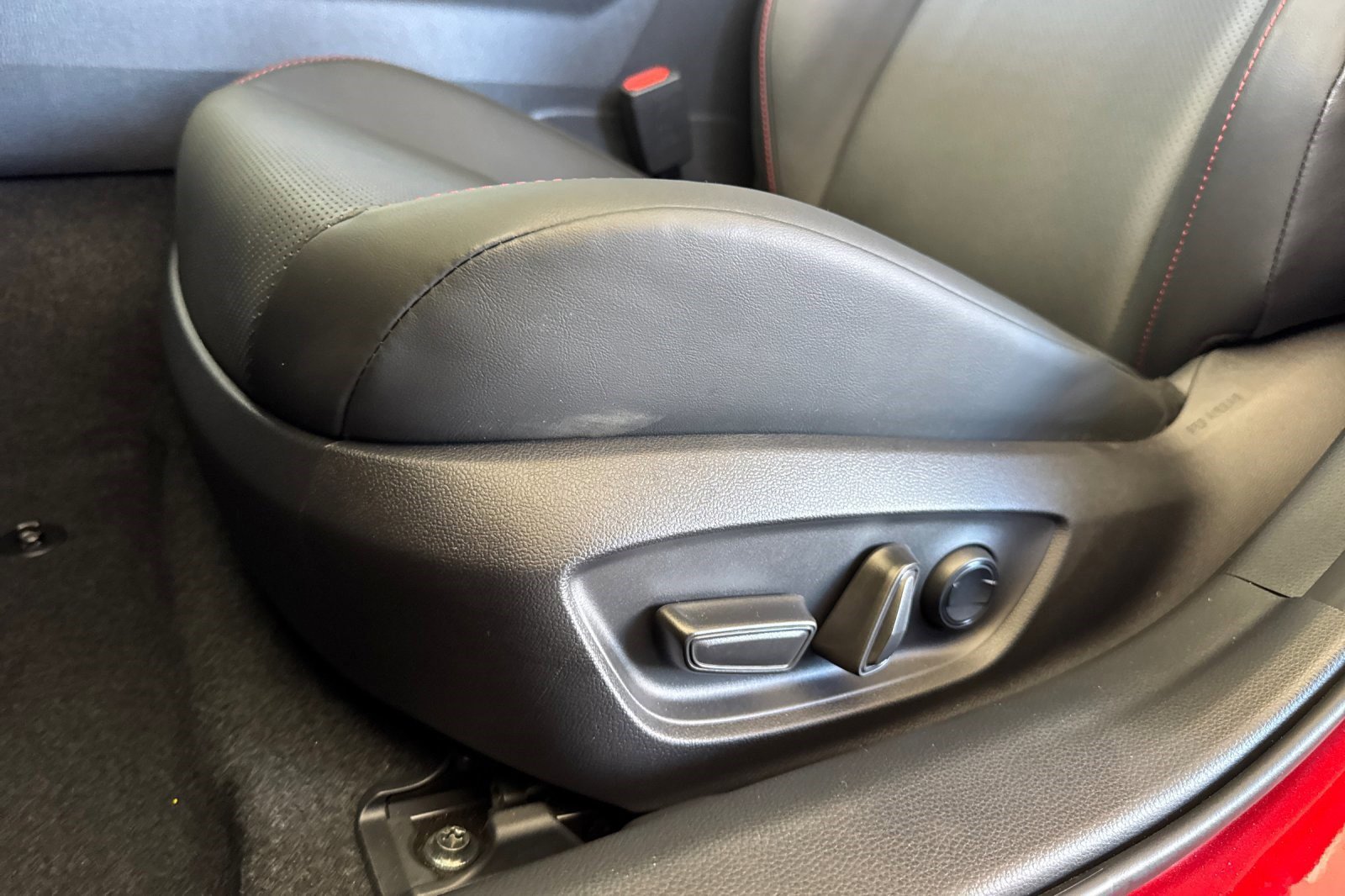 Used 2025 Toyota Prius Plug-In Hybrid w/ Limited Premium Package image 13