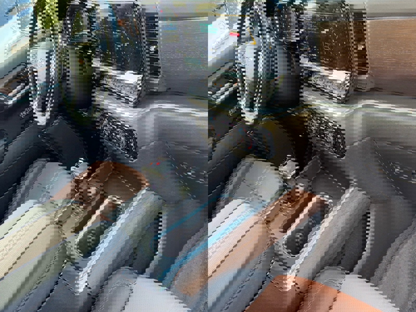 Used 2024 Chevrolet Silverado 1500 High Country image 9