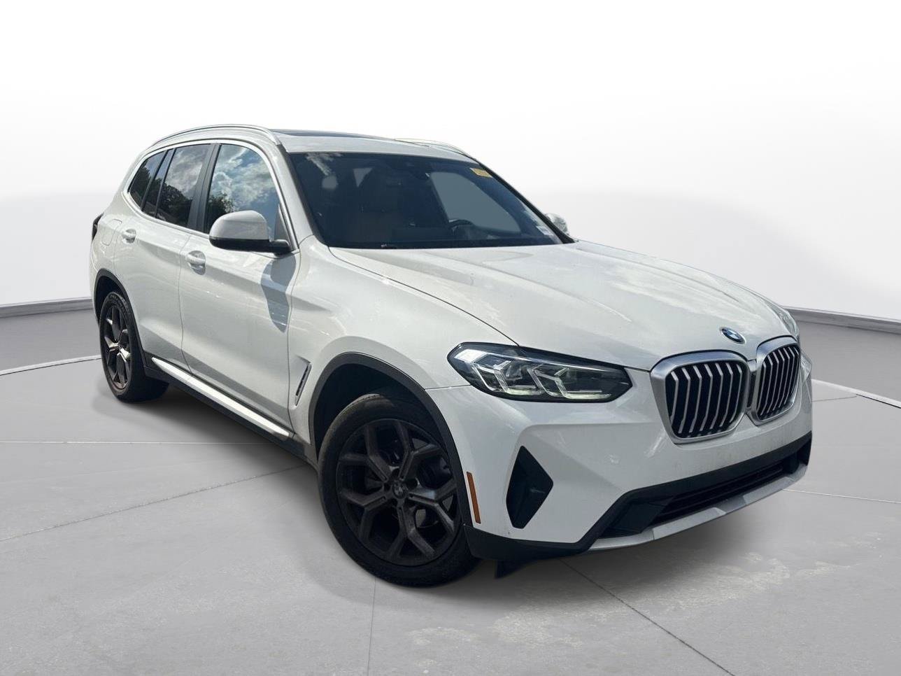 Used 2024 BMW X3 xDrive30i w/ Premium Package w/ZPA AWD/4WD image 4