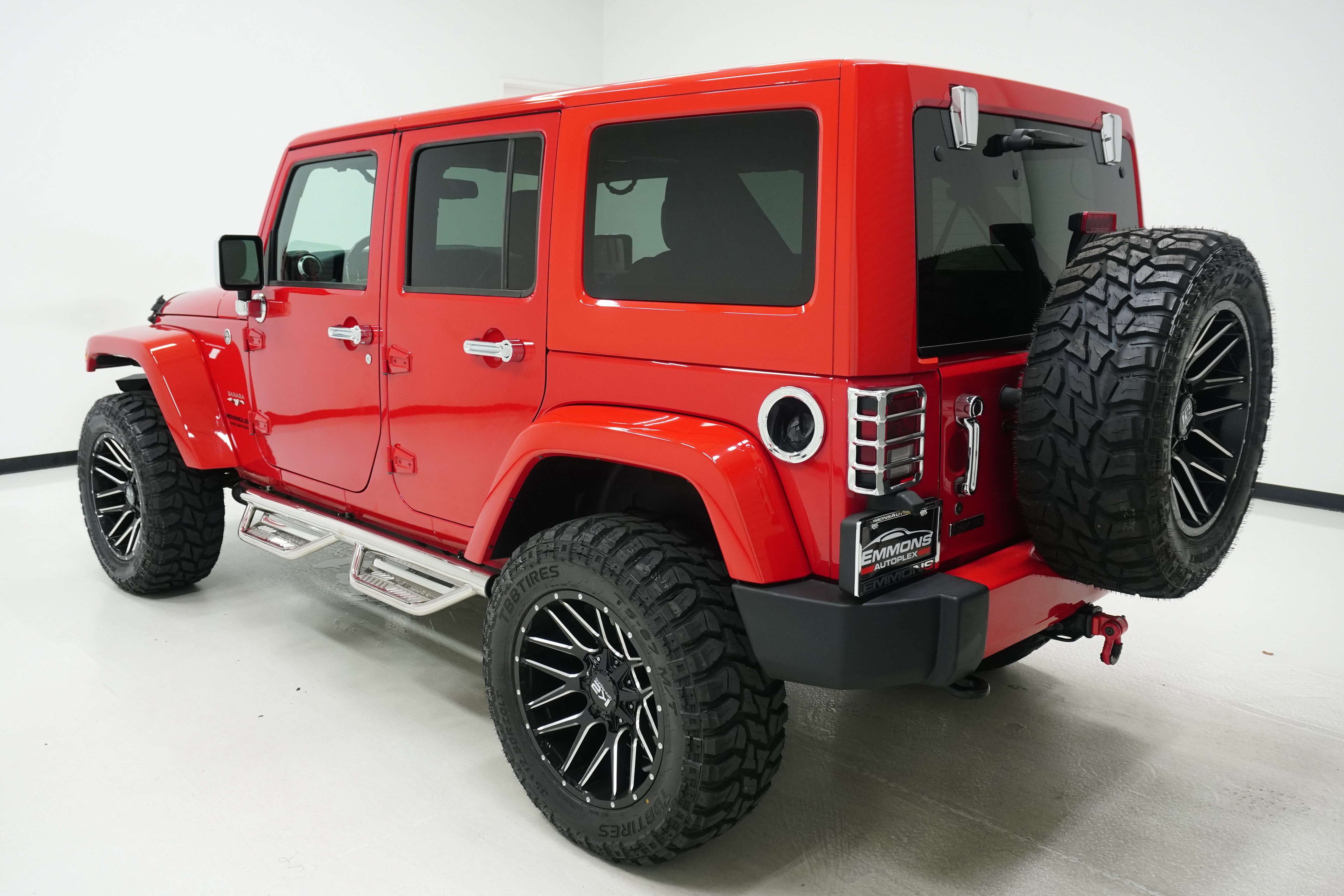 Used 2016 Jeep Wrangler Unlimited Sahara w/ Connectivity Group AWD/4WD image 6