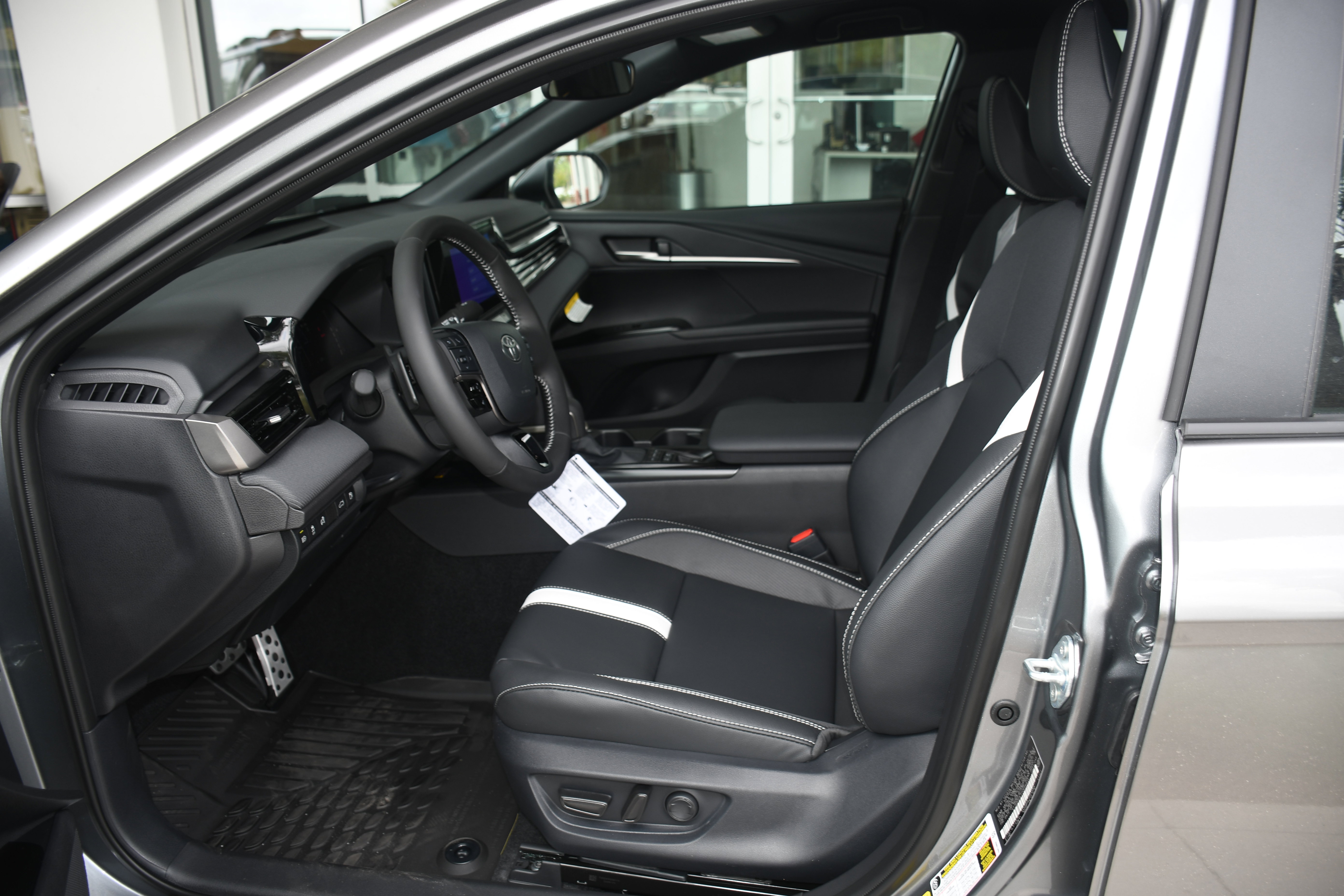 New 2026 Toyota Camry SE image 3