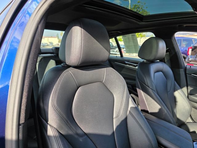 Used 2020 BMW 530e w/ Premium Package image 11