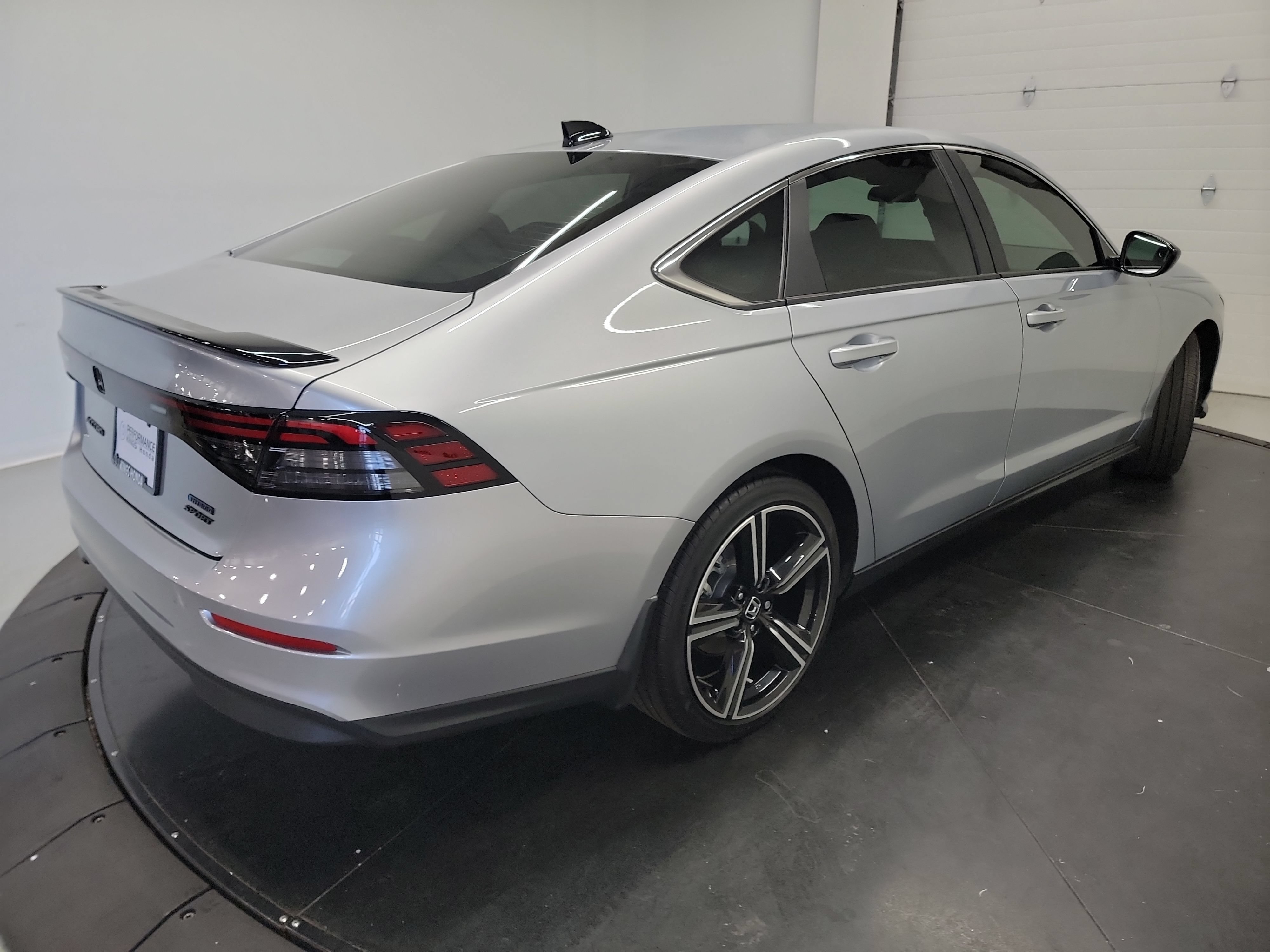 Used 2025 Honda Accord Sport image 9
