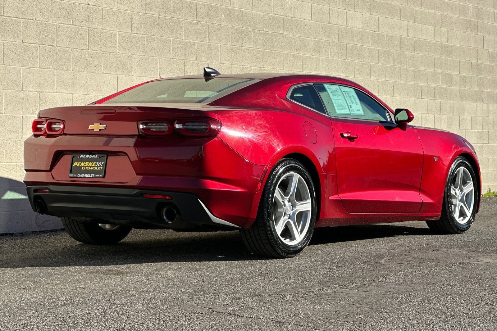 Used 2023 Chevrolet Camaro LT image 4