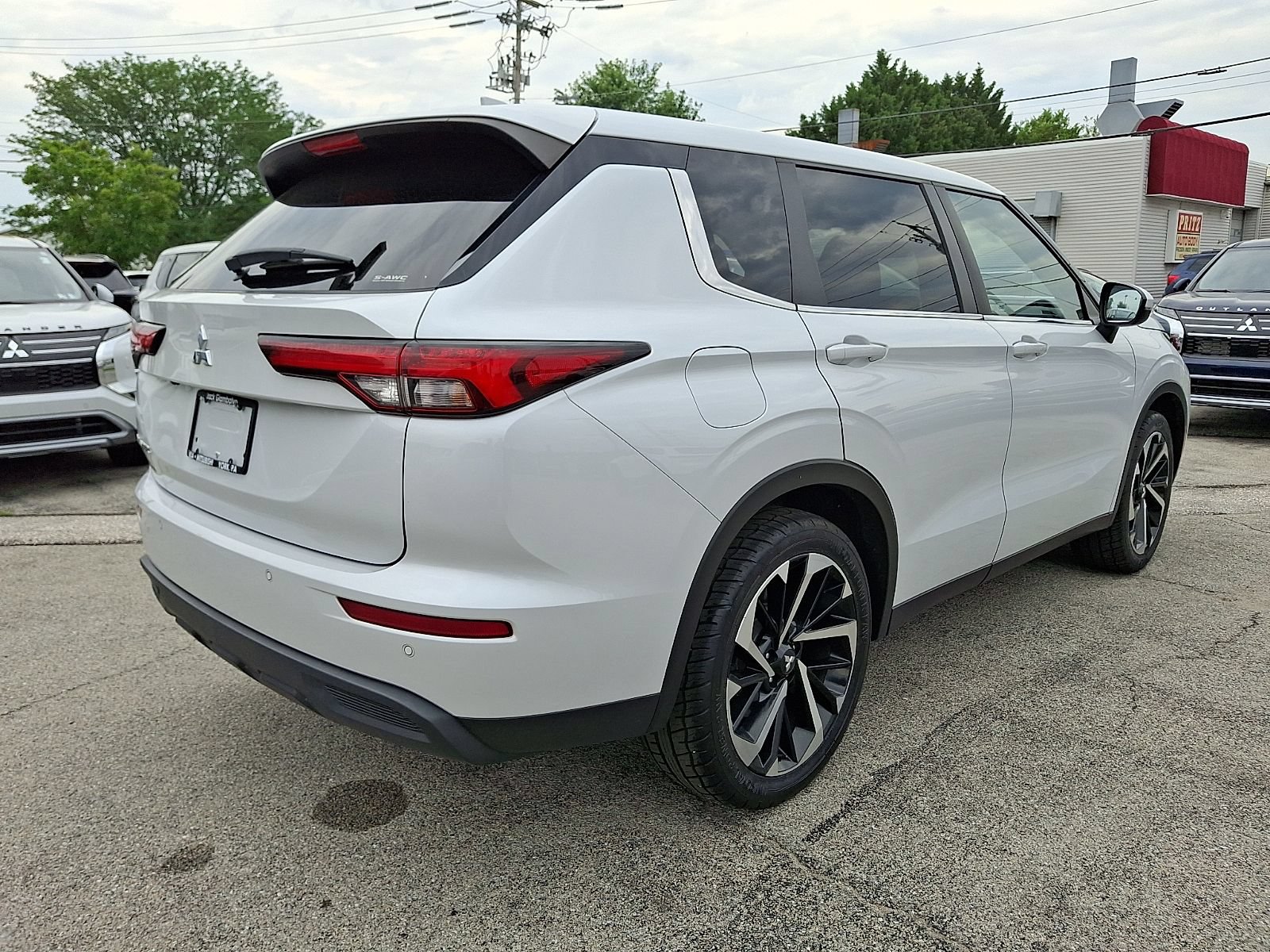 Used 2022 Mitsubishi Outlander ES AWD/4WD image 7