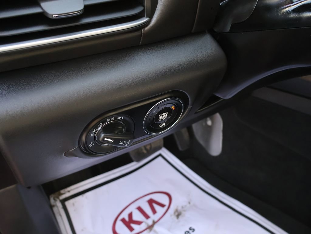 Used 2020 Maserati Levante GranLusso image 32