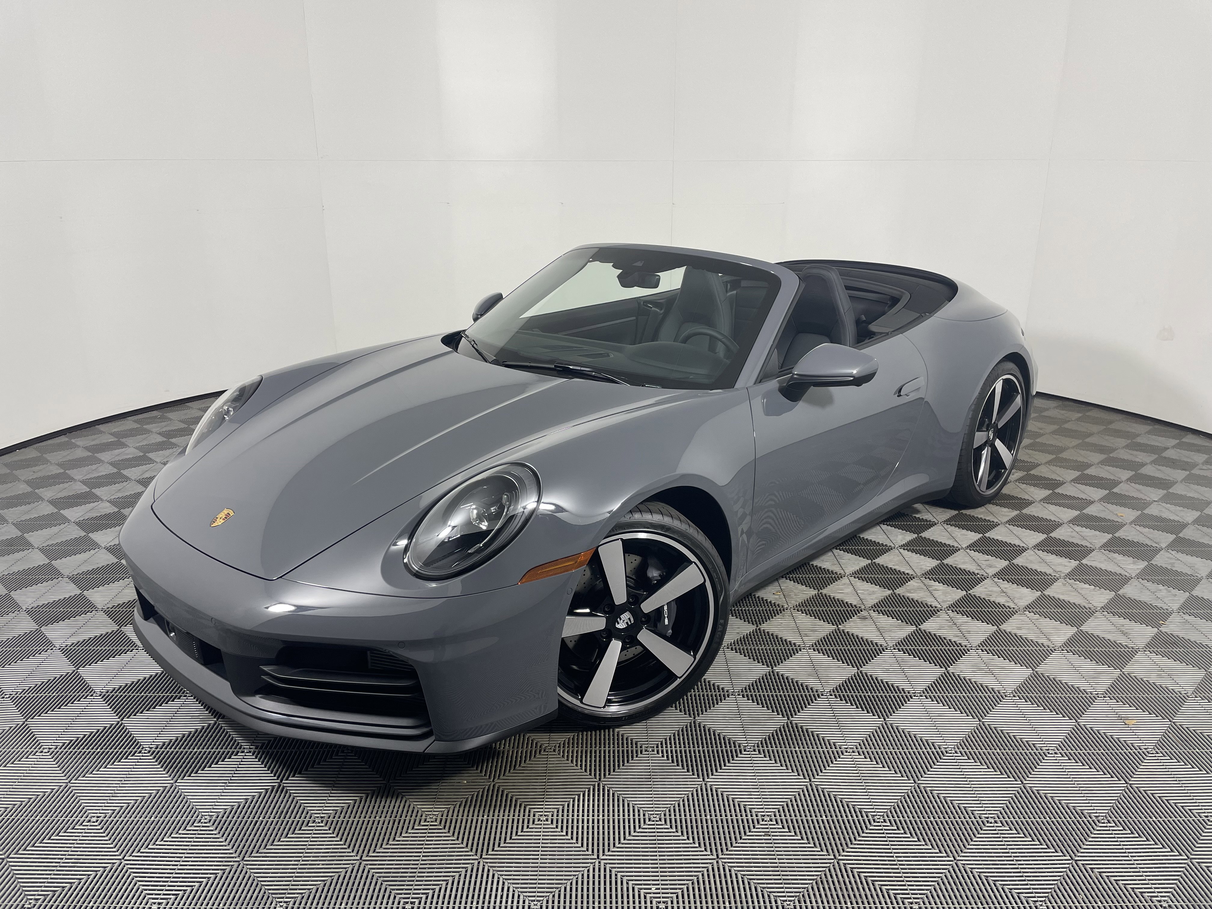 Used 2025 Porsche 911 Carrera image 1