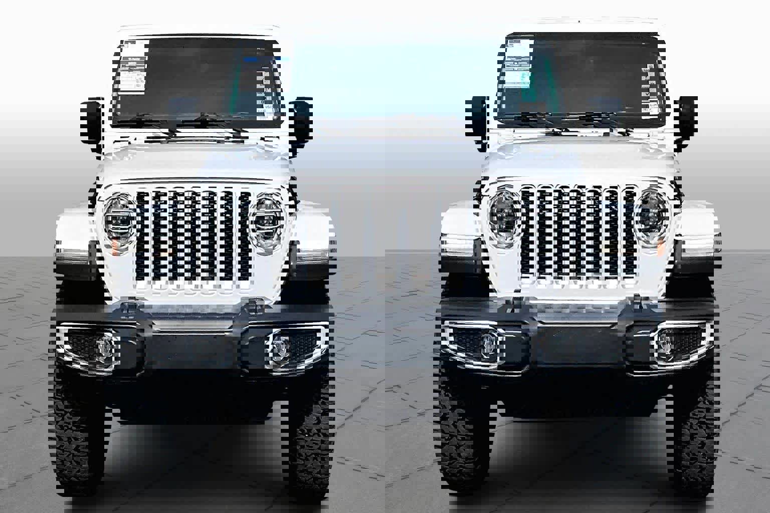 Used 2018 Jeep Wrangler Unlimited Sahara image 3