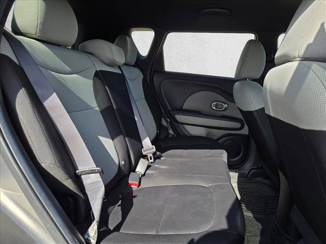 Used 2015 Kia Soul FWD image 17
