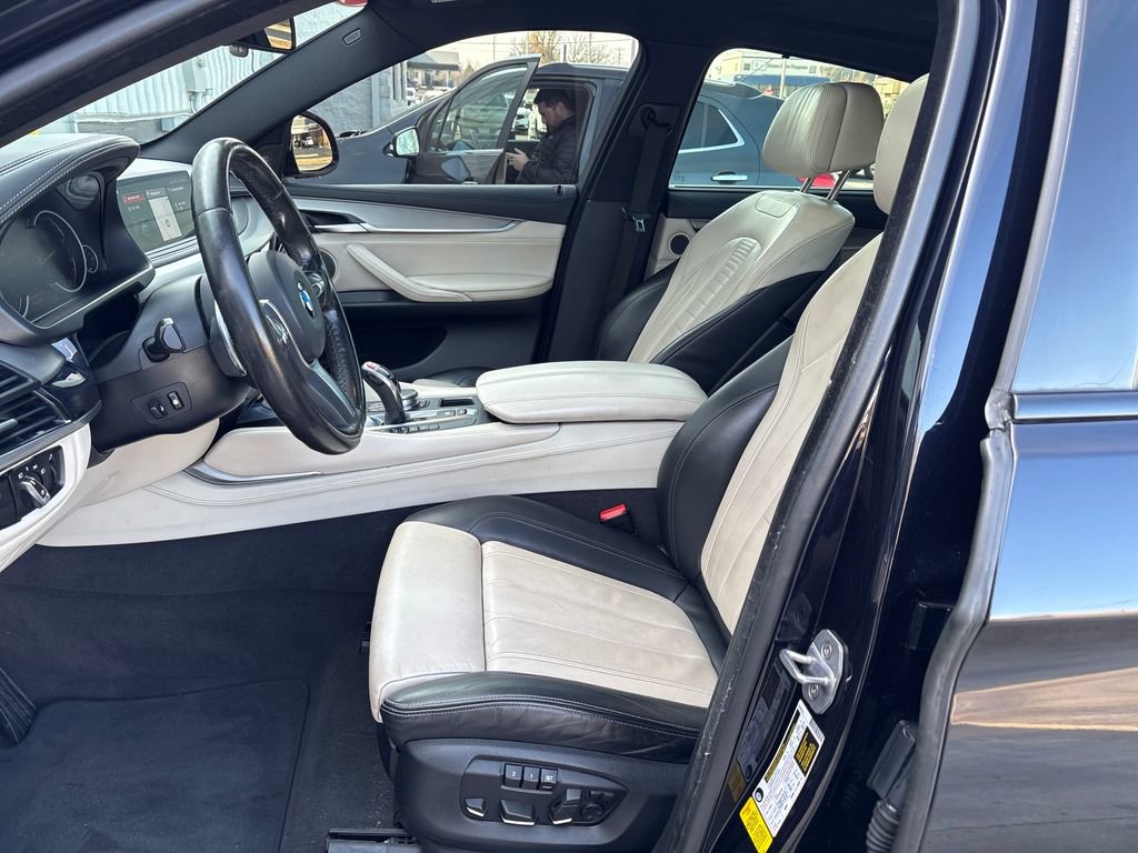 Used 2018 BMW X6 sDrive35i w/ M Sport Package image 14