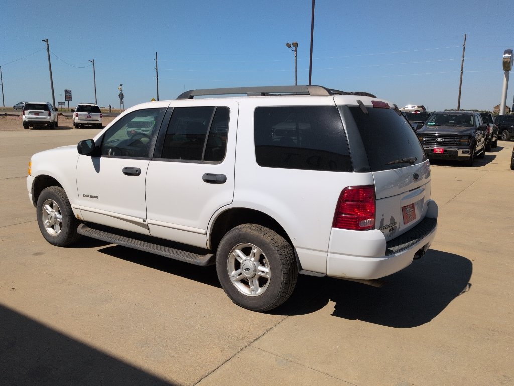 Used 2005 Ford Explorer XLT AWD/4WD image 6