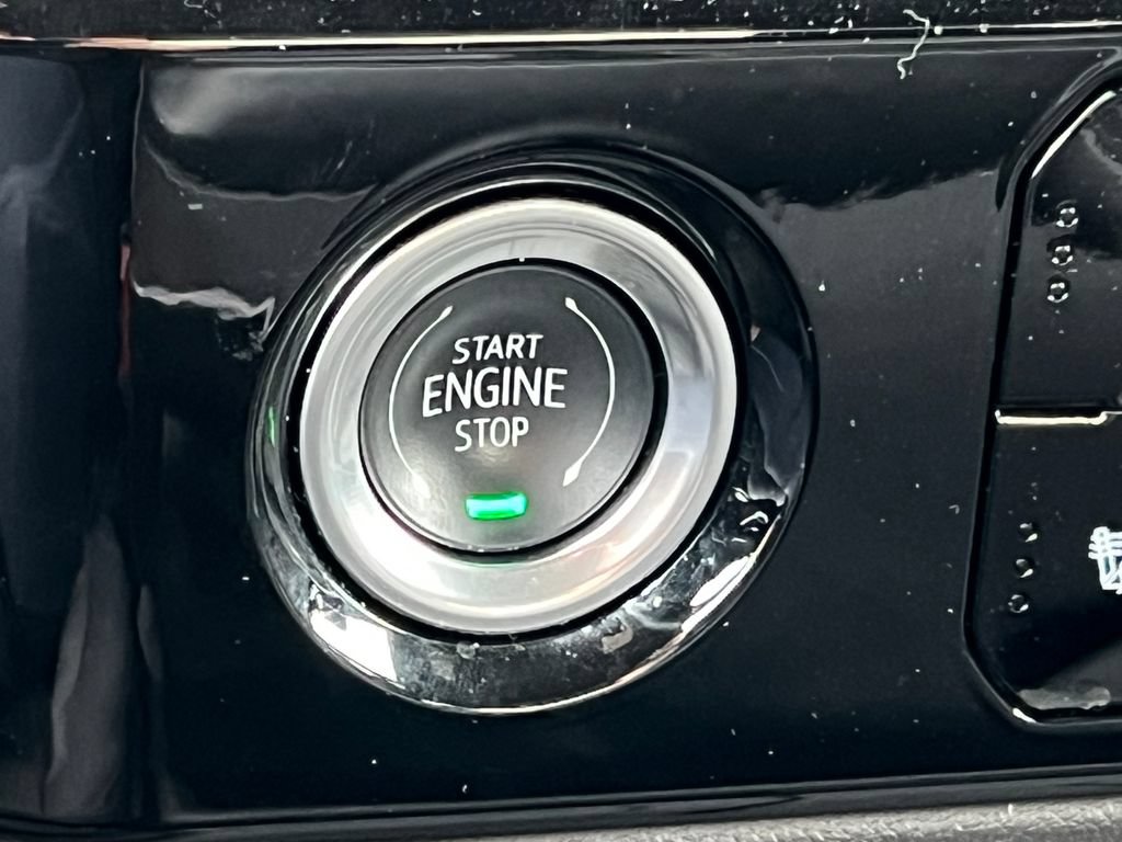 Used 2024 Chevrolet Silverado 1500 LT AWD/4WD image 29