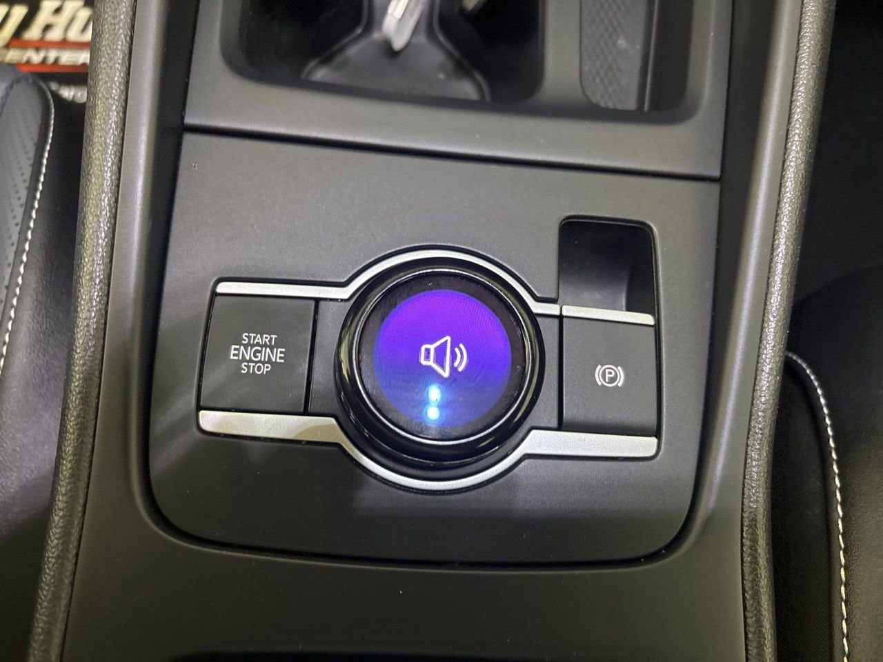 Used 2025 Volkswagen Tiguan SE AWD/4WD image 17
