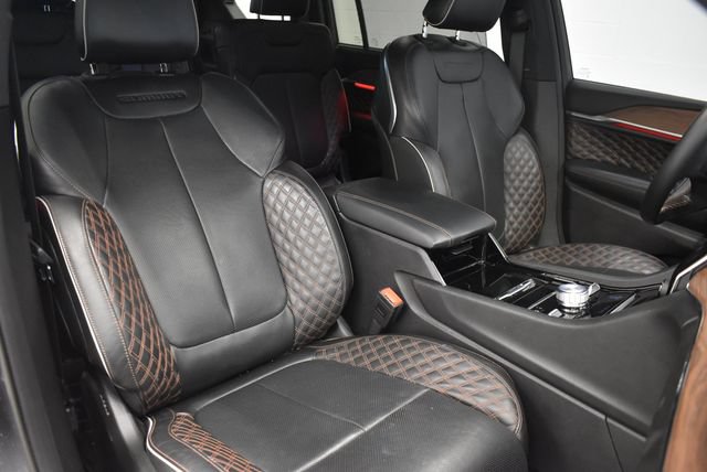 Used 2023 Jeep Grand Cherokee L Summit w/ High Altitude Package AWD/4WD image 6