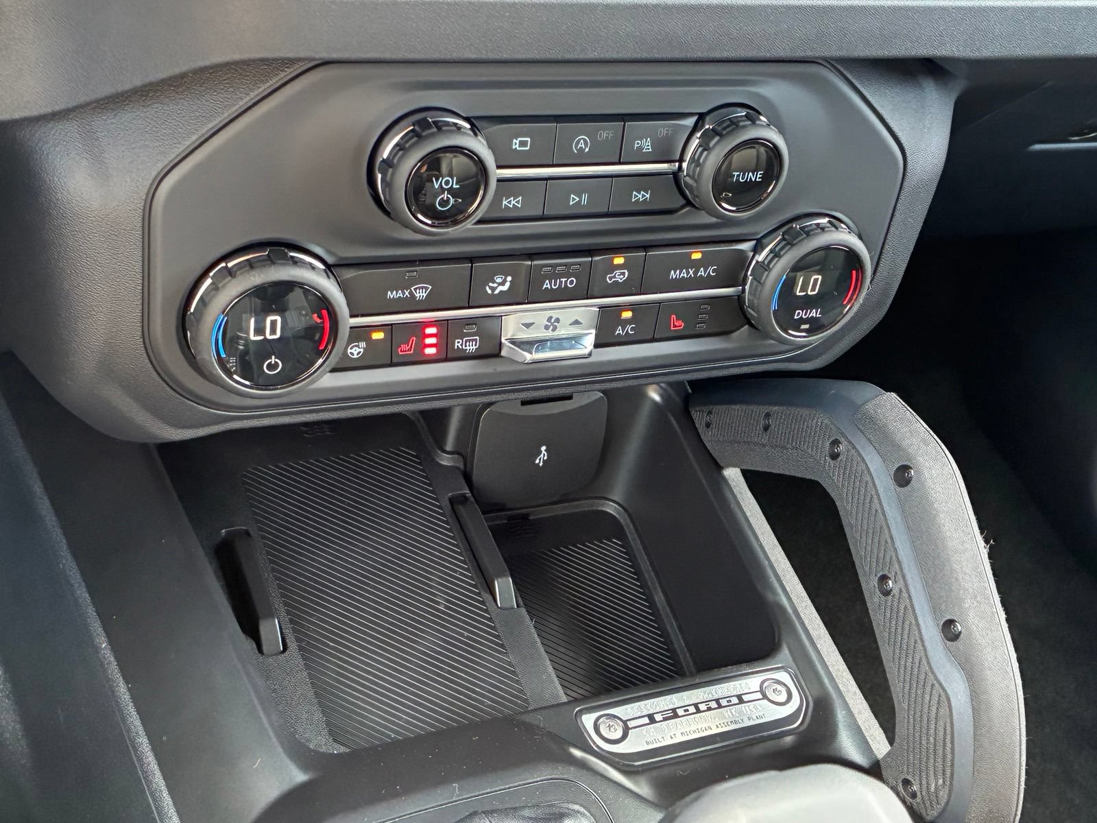 New 2026 Ford Bronco Outer Banks w/ Sasquatch Package AWD/4WD image 21