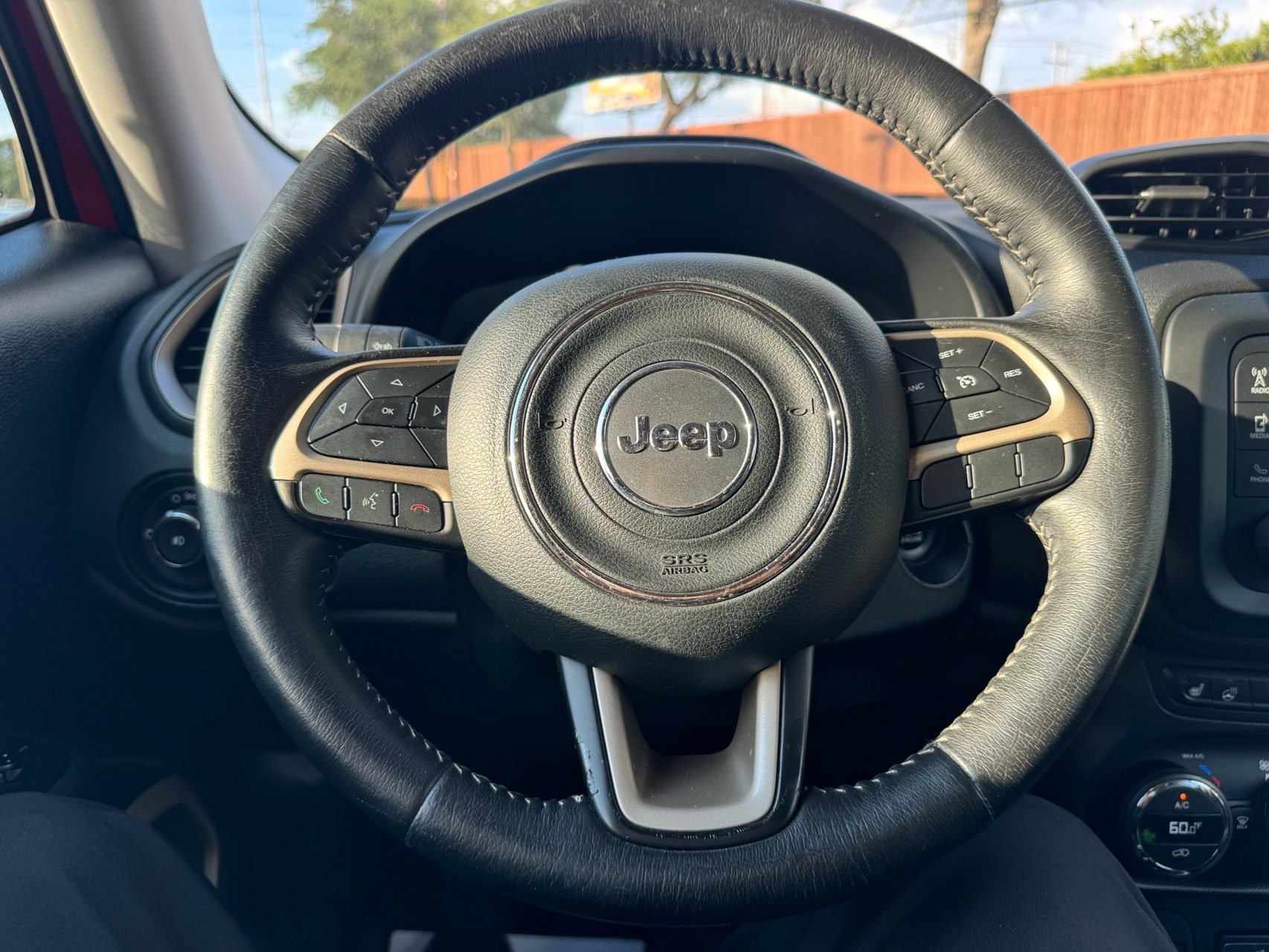 Used 2016 Jeep Renegade Limited FWD image 13