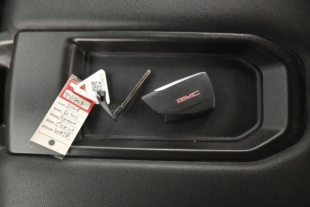 Used 2025 GMC Sierra 1500 SLT image 11