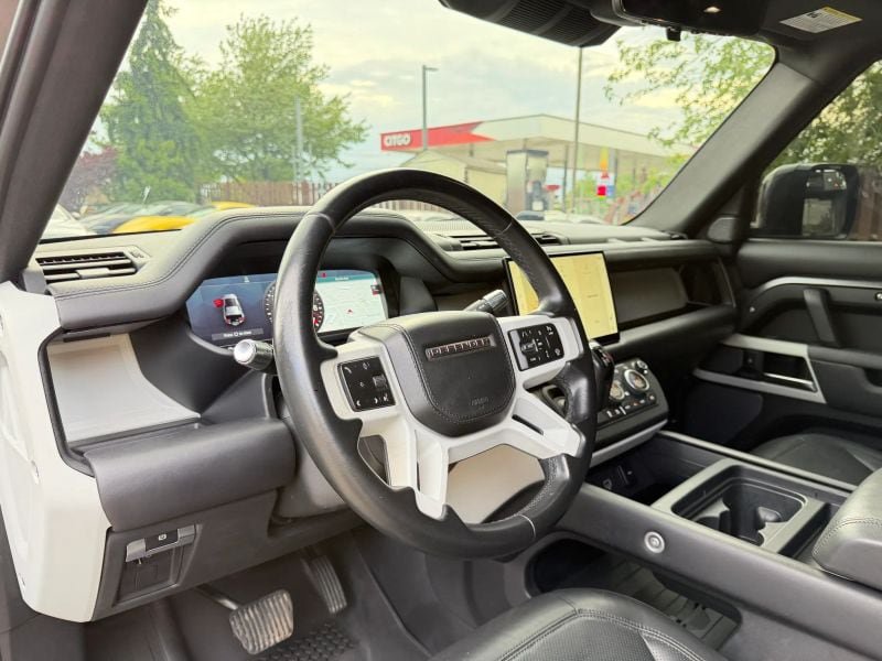 Used 2022 Land Rover Defender 110 XS Edition AWD/4WD image 14