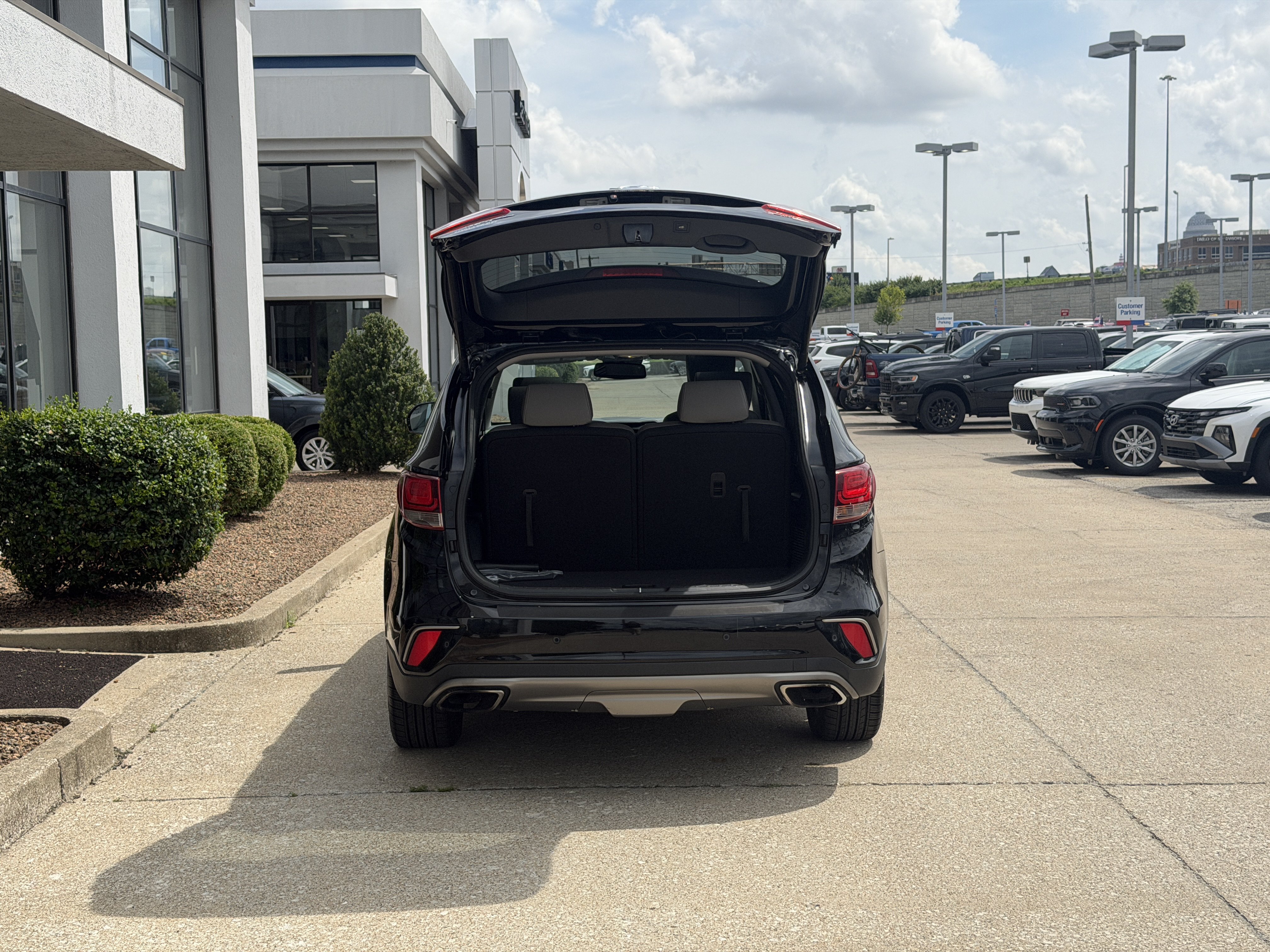 Used 2019 Hyundai Santa Fe XL w/ Cargo Package FWD image 11