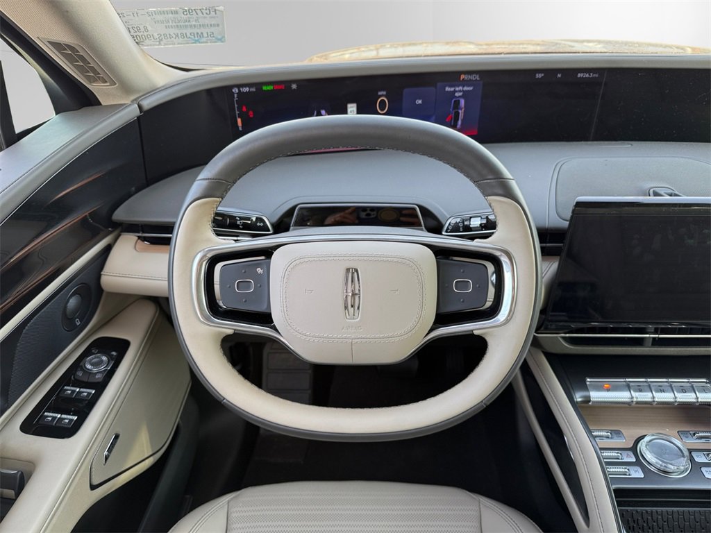 Used 2025 Lincoln Nautilus Reserve image 12