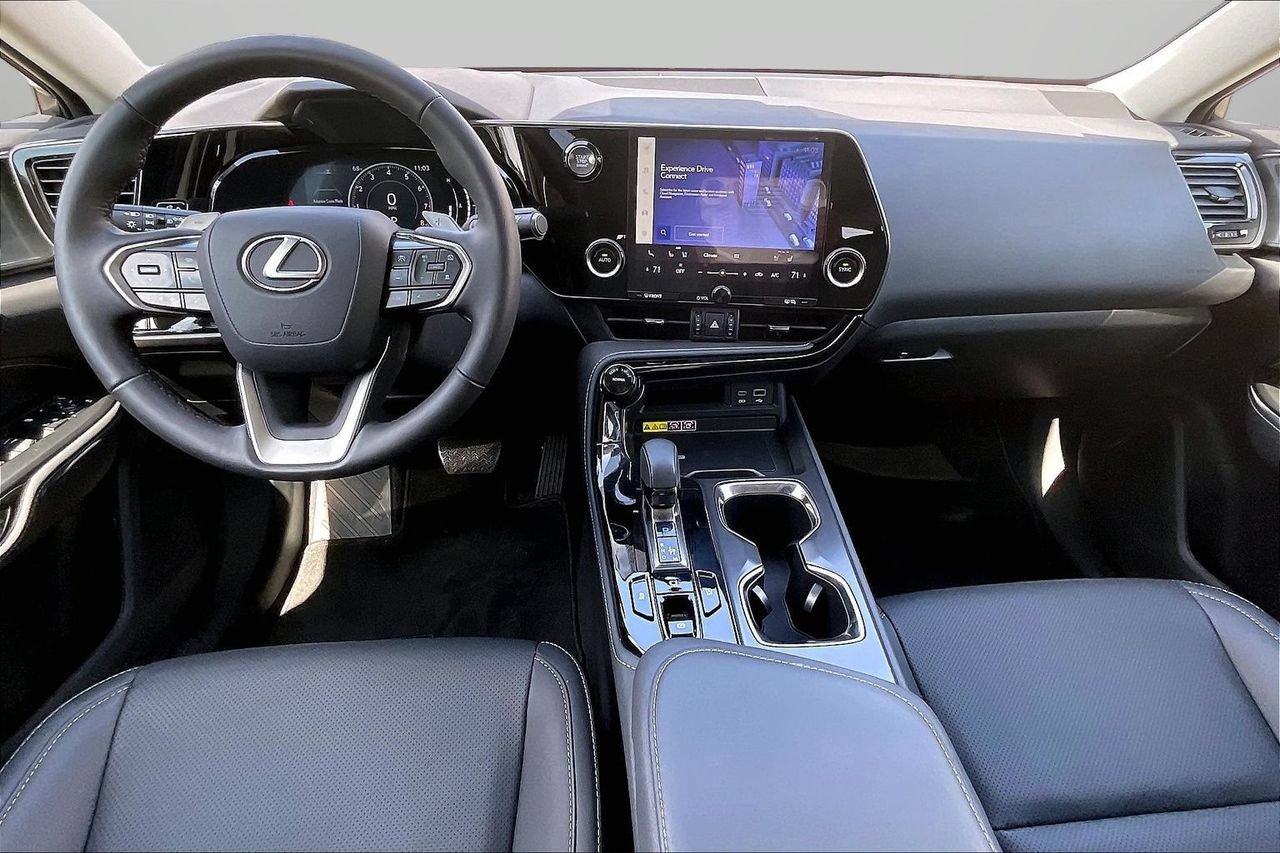 Used 2025 Lexus NX 250 FWD w/ Towing Package (2000 Lbs) image 15
