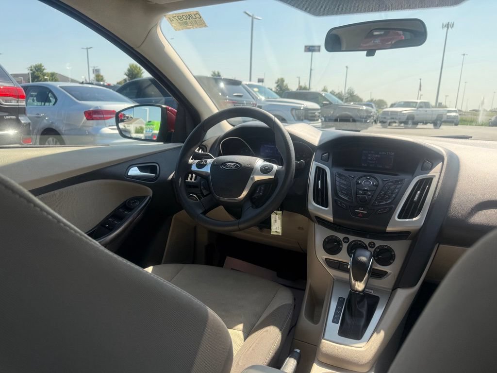Used 2013 Ford Focus SE FWD image 46
