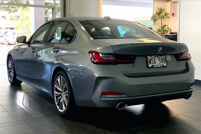 Certified 2023 BMW 330i Sedan w/ Convenience Package image 10