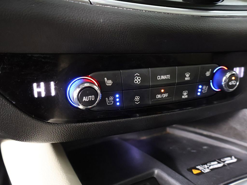 Used 2023 Buick Enclave Avenir AWD/4WD image 60